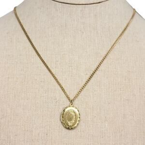 Vintage LR Signed Gold Tone Oval Photo Locket Pendant Necklace Retro Scroll